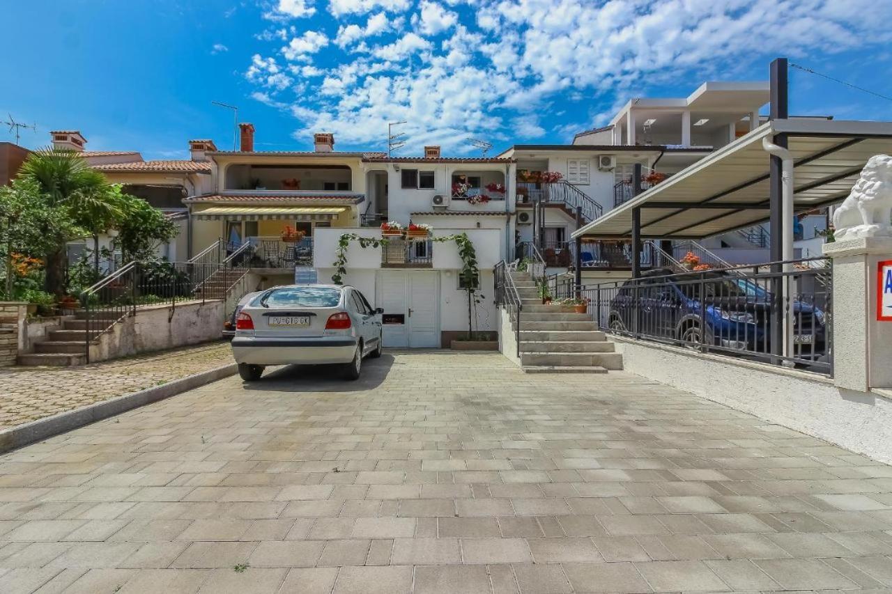 פורץ Apartments Radan מראה חיצוני תמונה